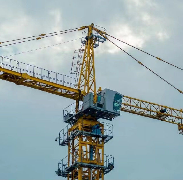 SINOCORP 8 τόνων κτιριακός γερανό-πύργος 60m τύπος σασί / χαμηλής κατανάλωσης γερανό-πύργος με αγκυροβόλο πλαίσιο
