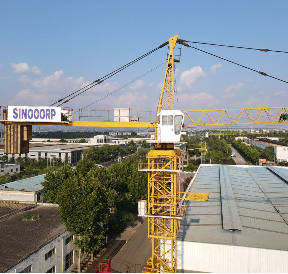 SINOCORP 8 τόνων κτιριακός γερανό-πύργος 60m τύπος σασί / χαμηλής κατανάλωσης γερανό-πύργος με αγκυροβόλο πλαίσιο