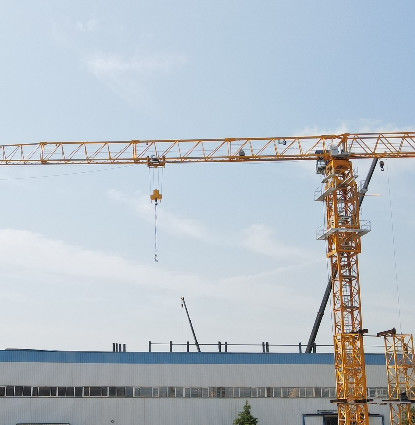 8 τόνους φορτίο L46A1 Πύργος με τομή πύργου Flat Top Crane QTZ80 PT6015-8 60m μήκος πύργου